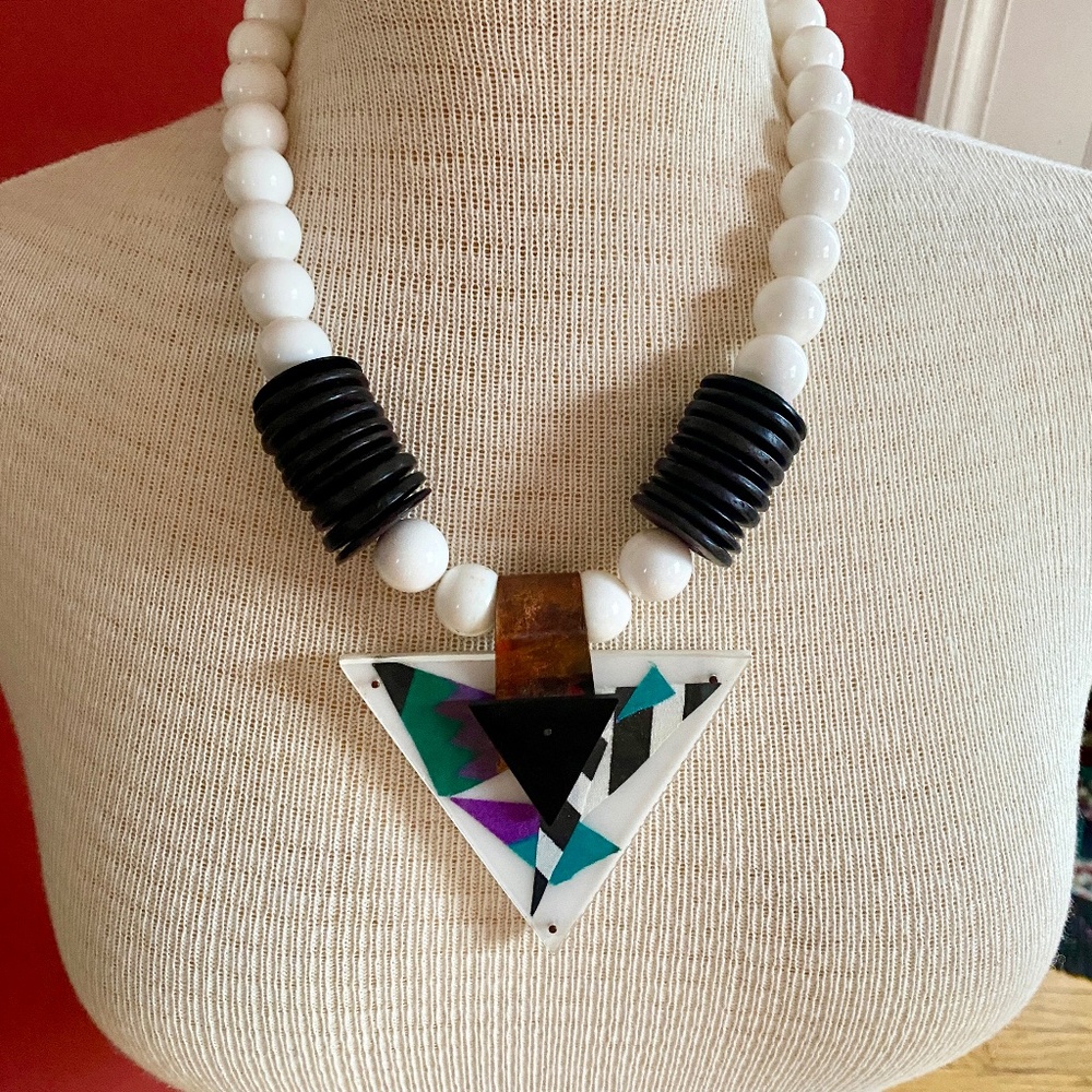 Classic '70s POP style necklace